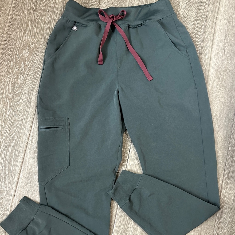FIGS Zamora LIMITED EDITION Bonsai green high waisted jogger scrub pants, Small